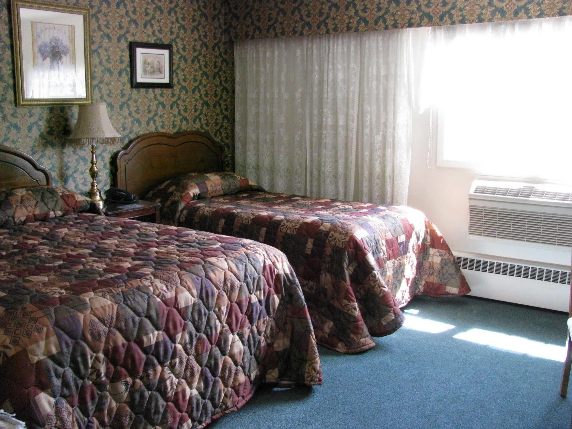 Billy Barker Casino Hotel Quesnel Buitenkant foto