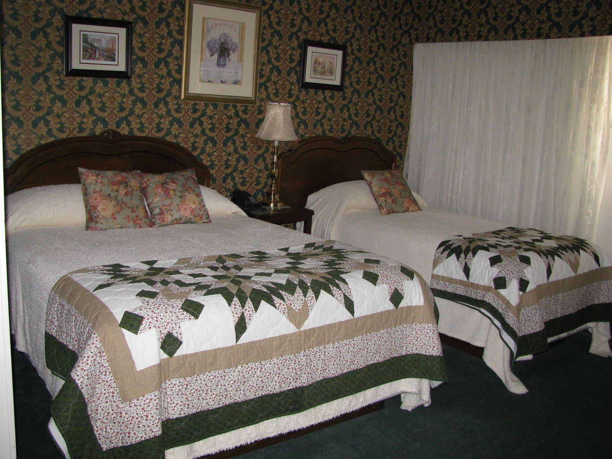Billy Barker Casino Hotel Quesnel Buitenkant foto