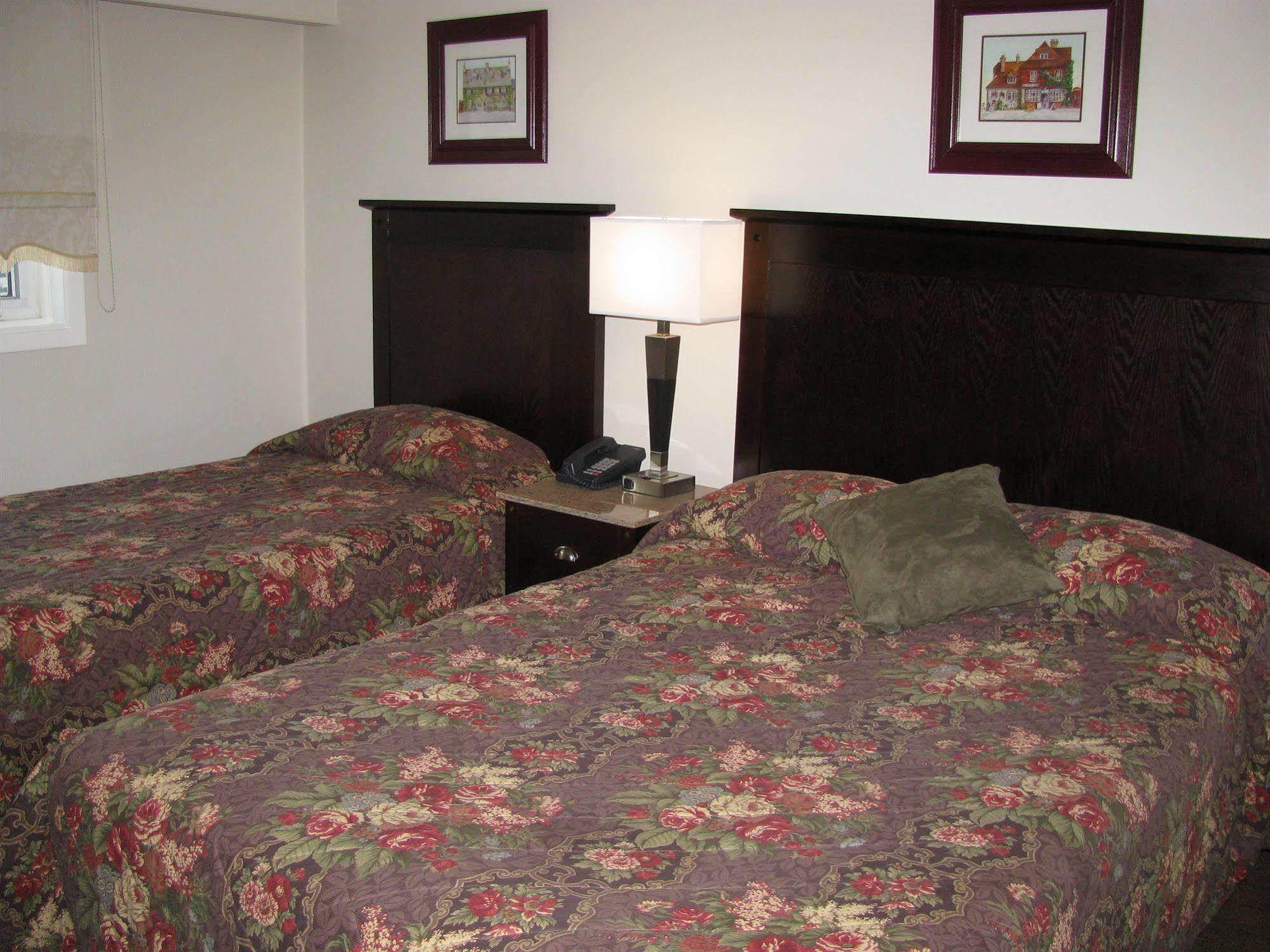 Billy Barker Casino Hotel Quesnel Buitenkant foto